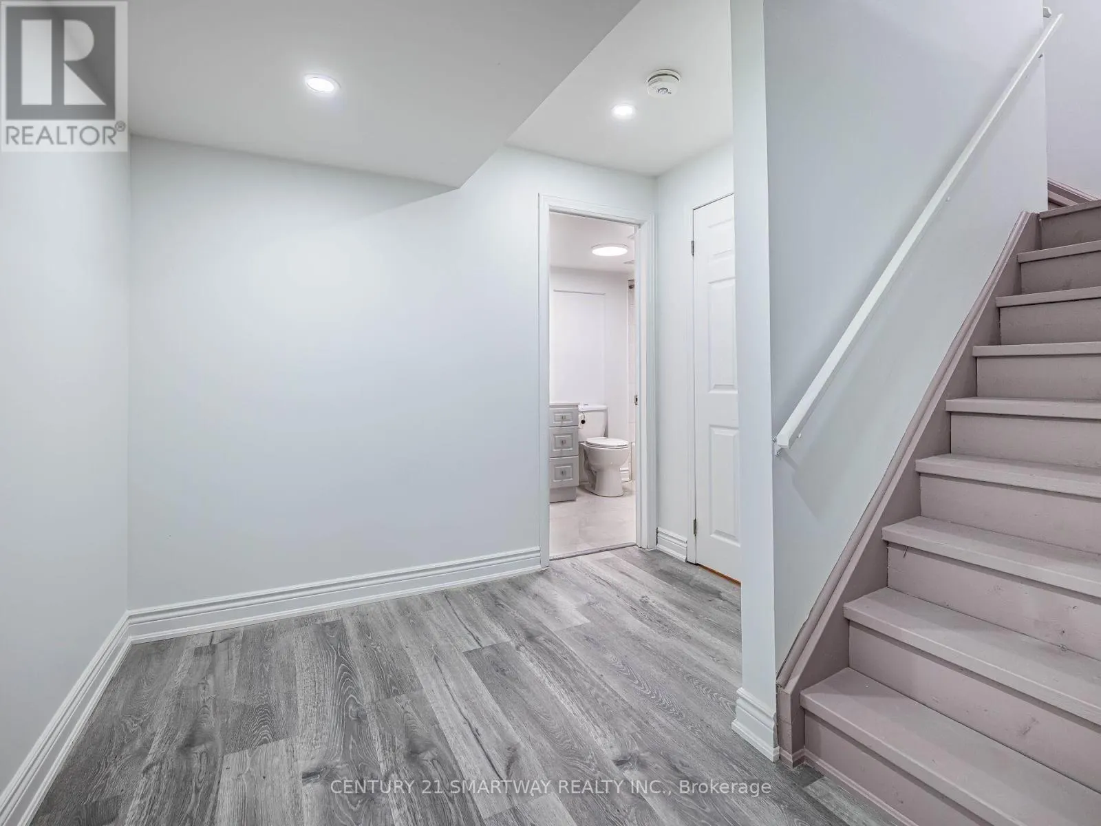 124 PORCHLIGHT ROAD