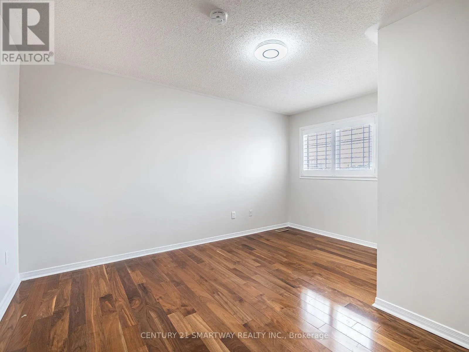 124 PORCHLIGHT ROAD