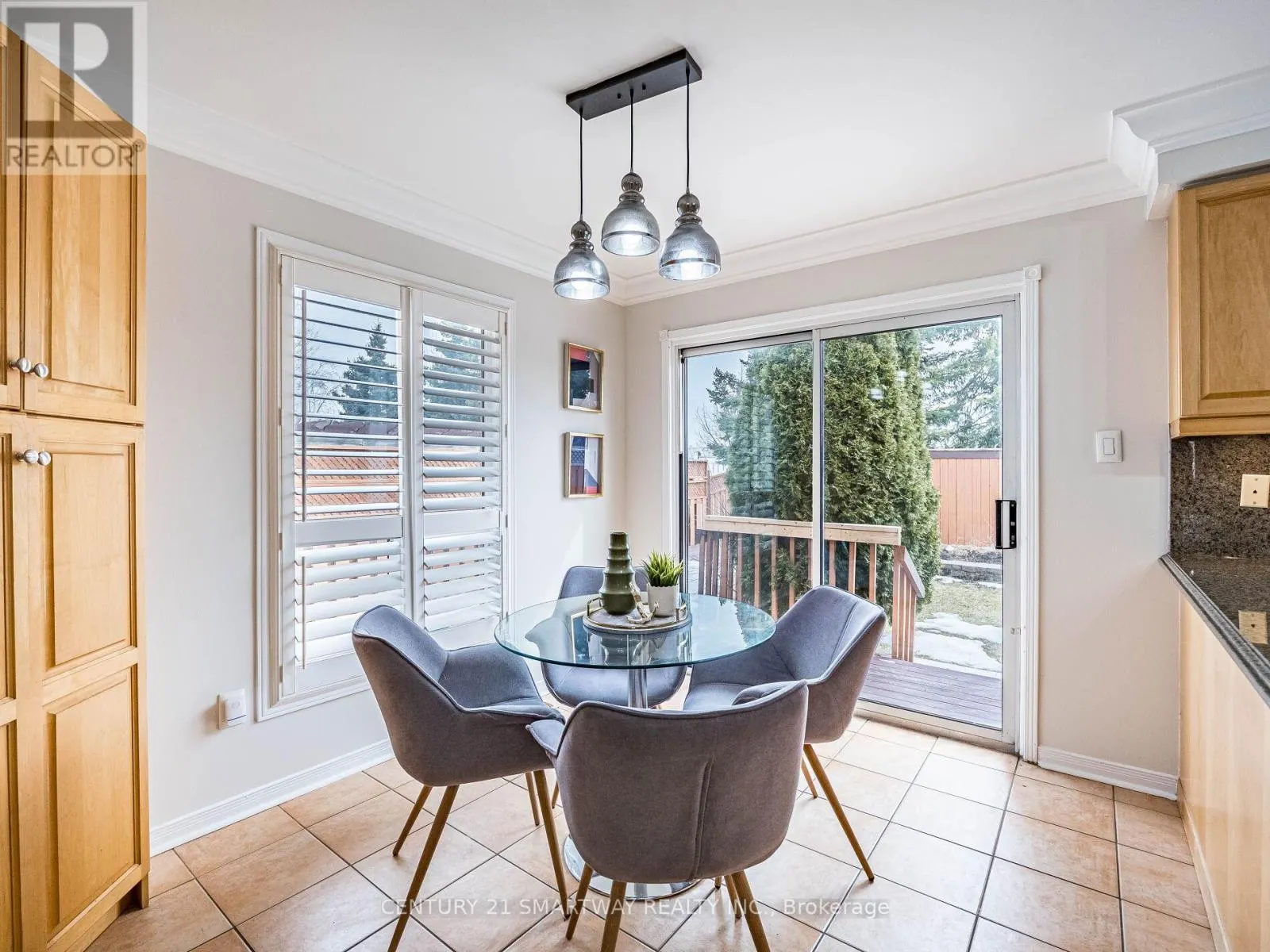 124 PORCHLIGHT ROAD