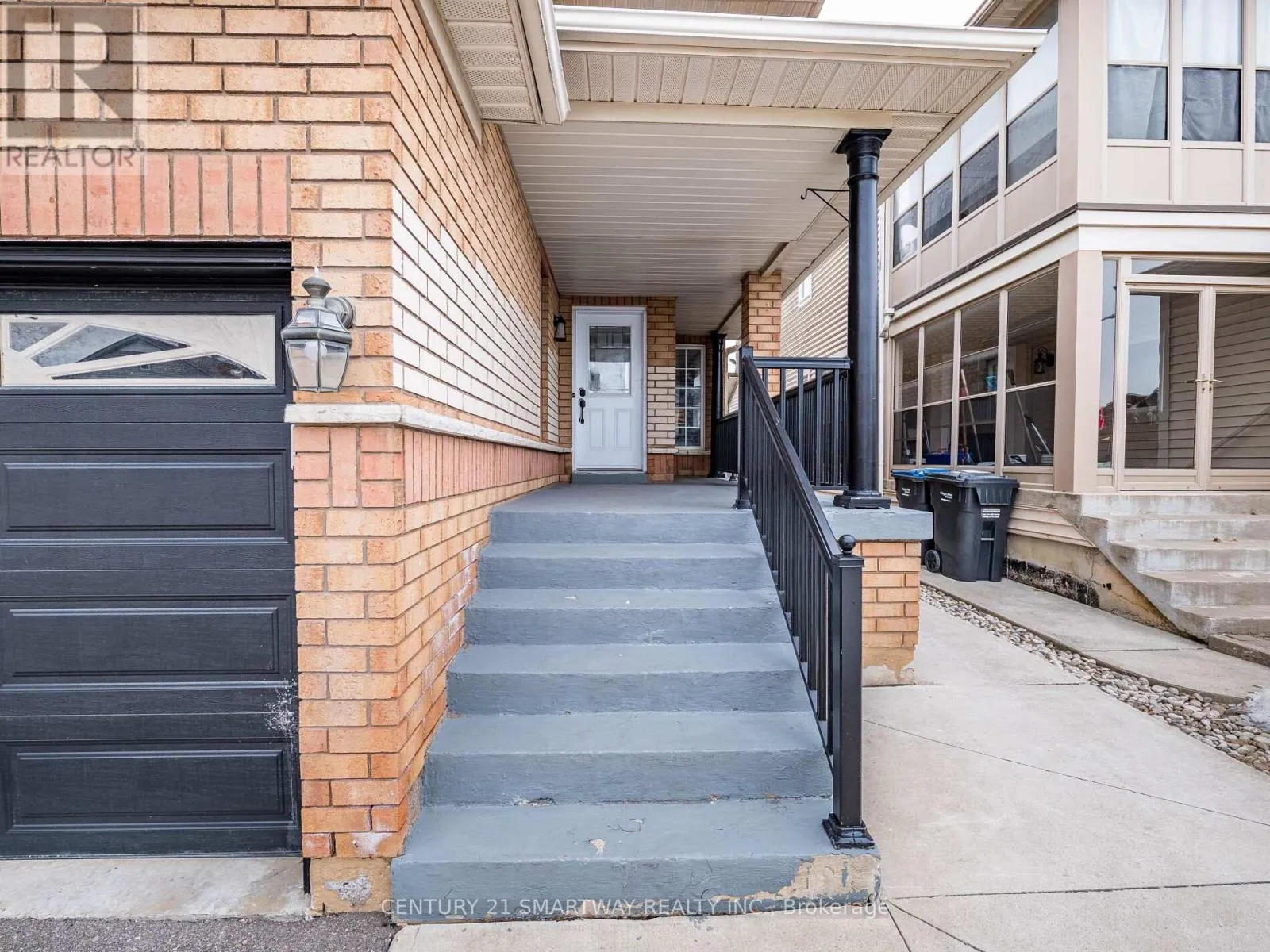 124 PORCHLIGHT ROAD