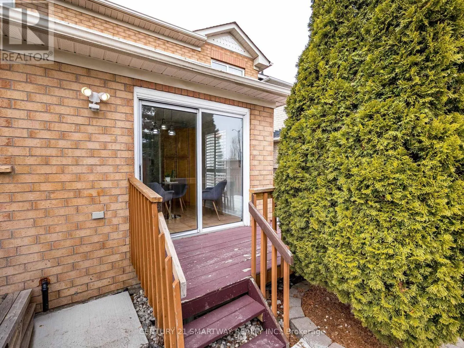 124 PORCHLIGHT ROAD