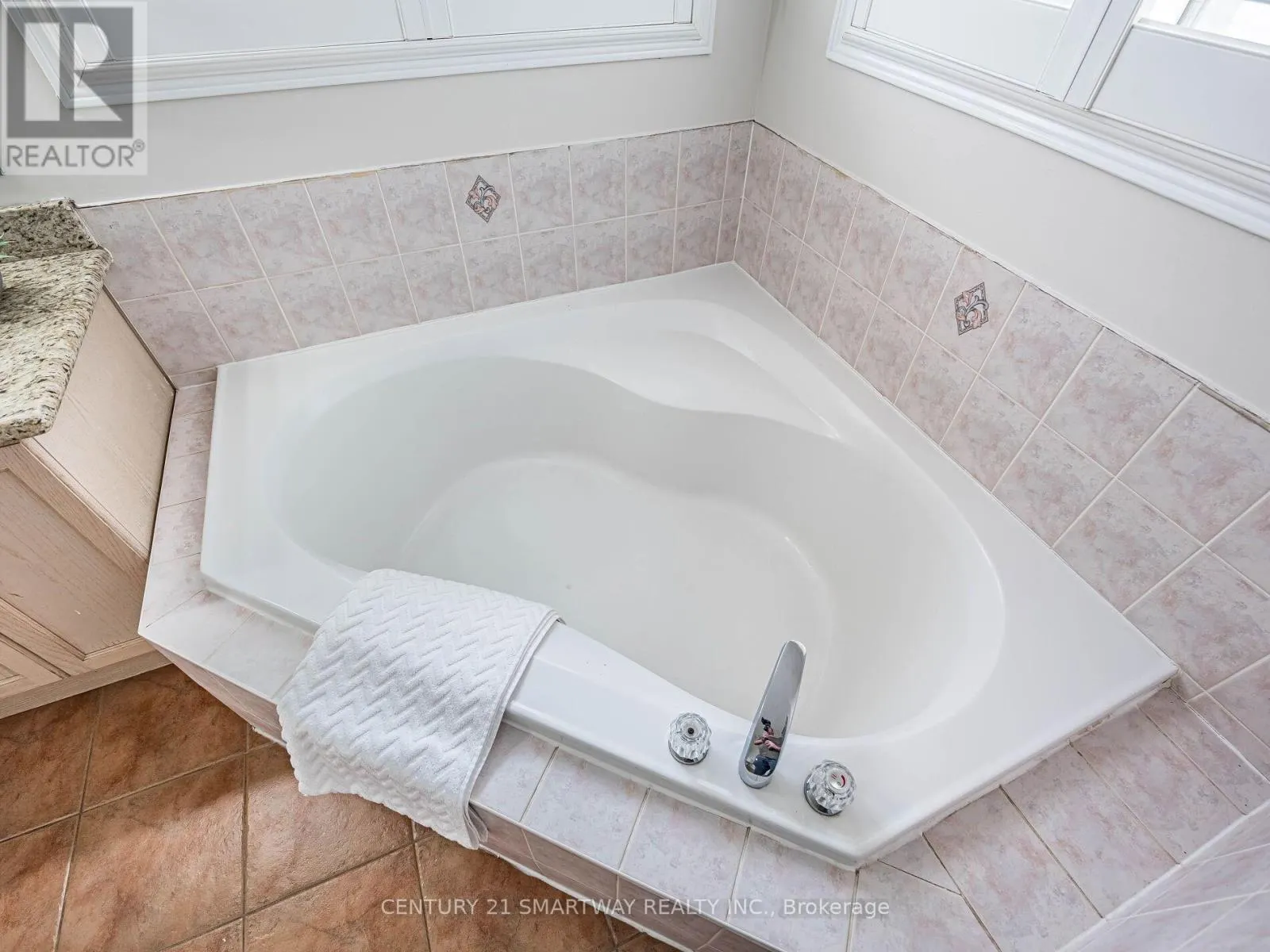 124 PORCHLIGHT ROAD