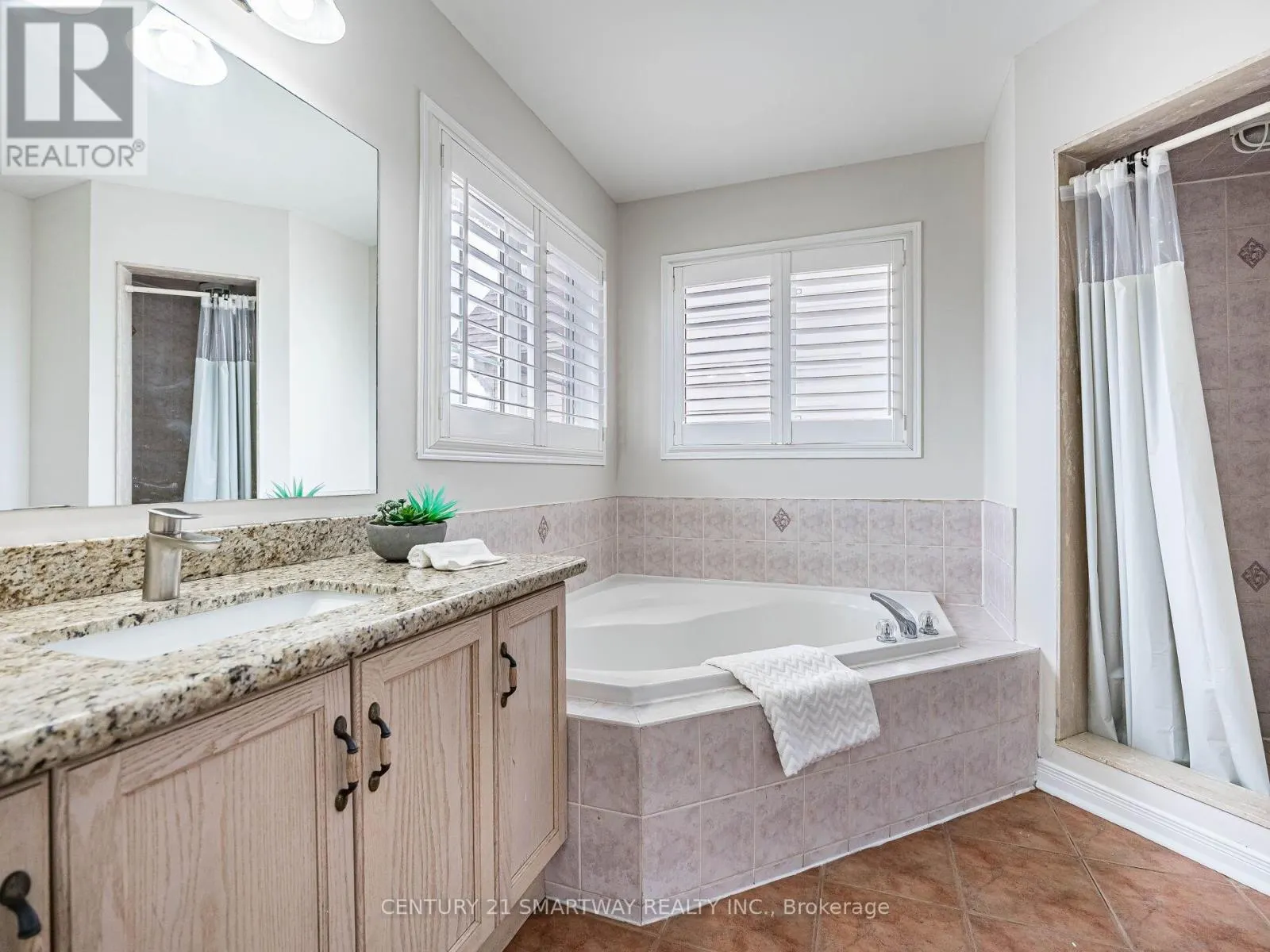 124 PORCHLIGHT ROAD
