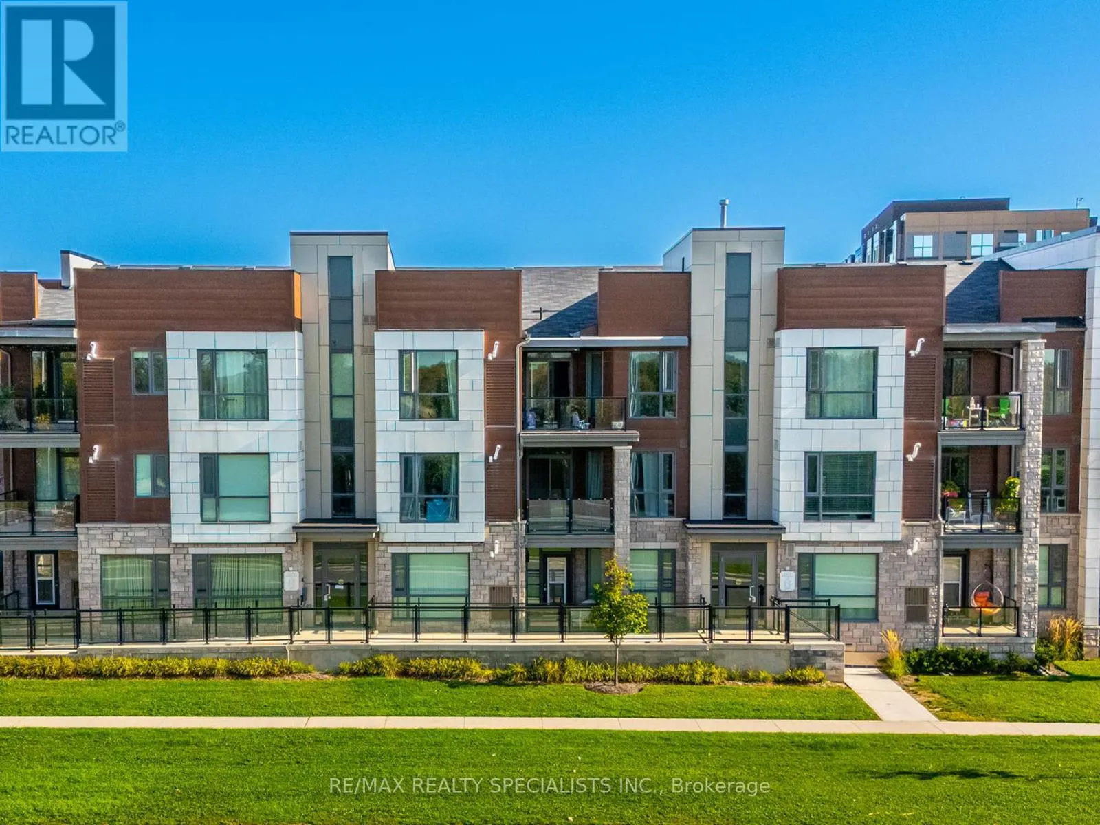 2375 BRONTE ROAD
