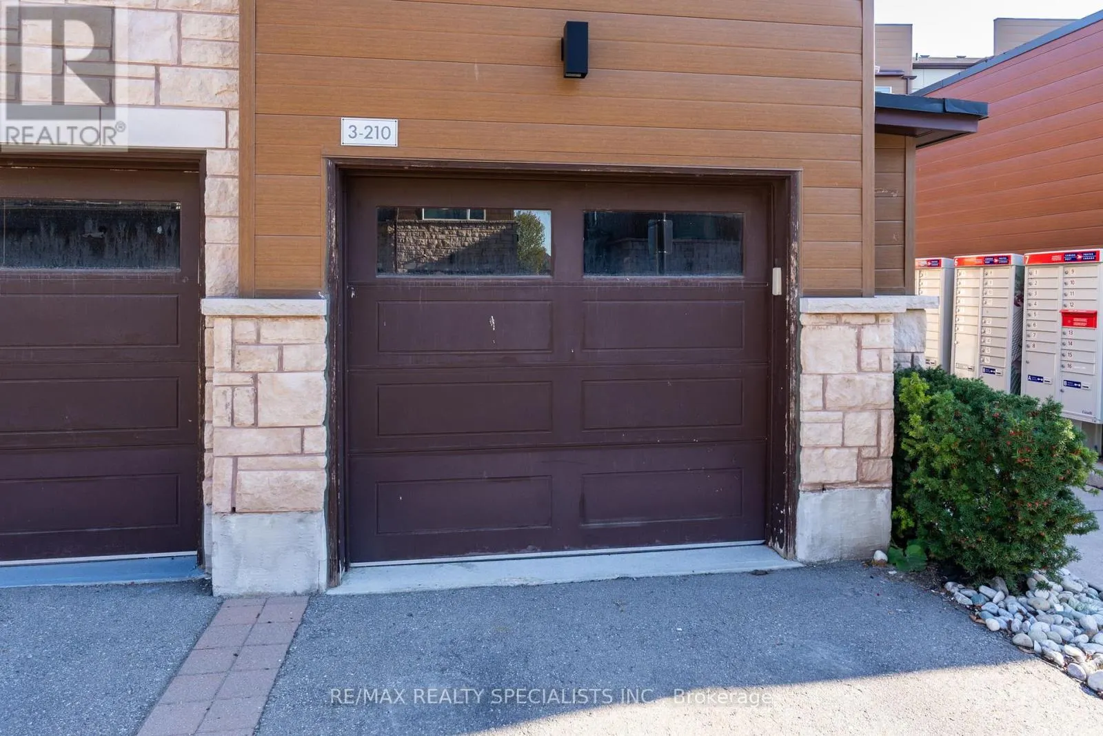 2375 BRONTE ROAD