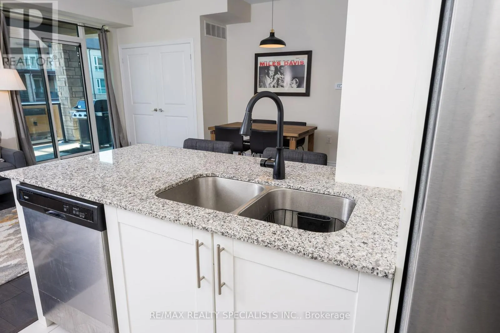 2375 BRONTE ROAD