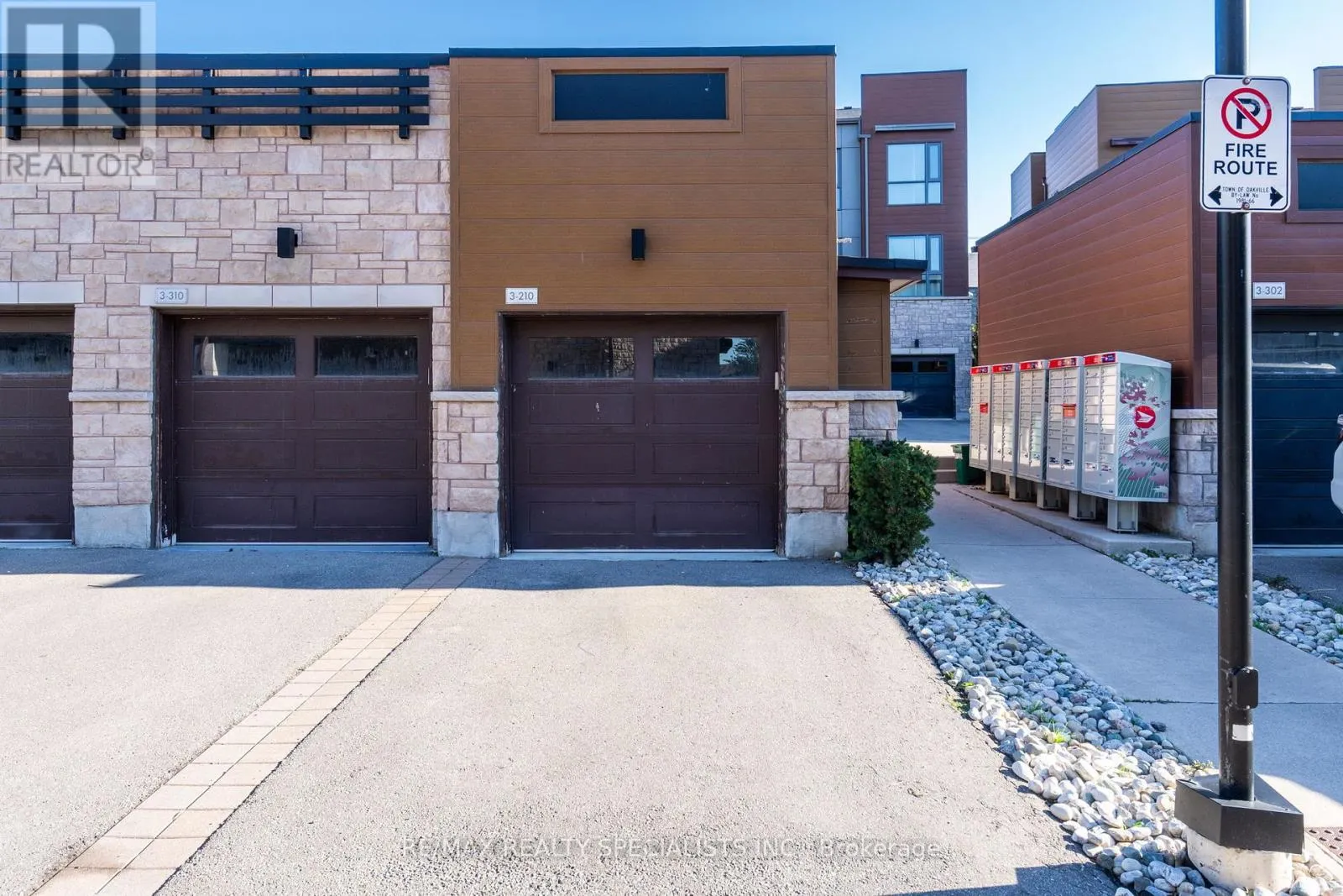 2375 BRONTE ROAD