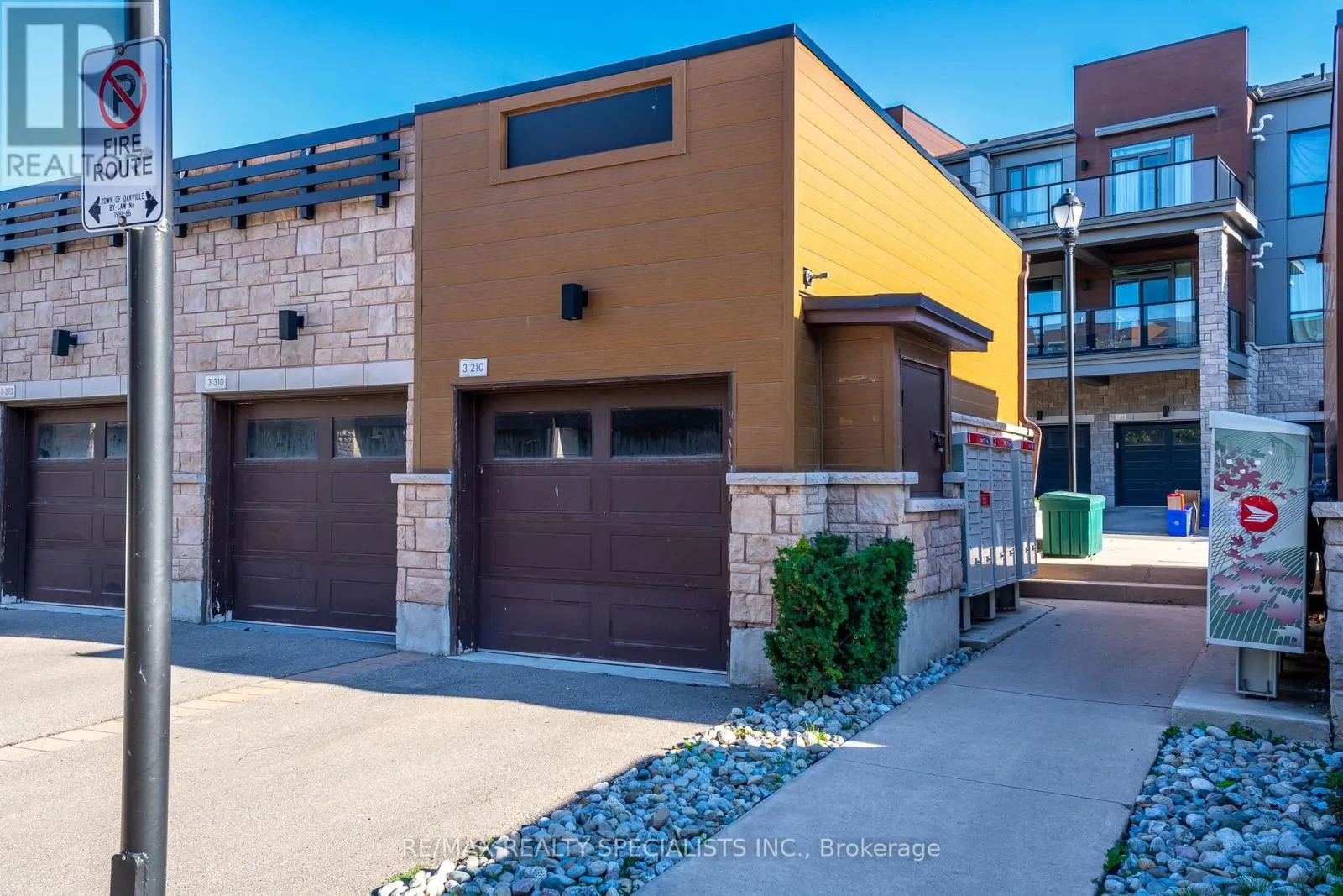 2375 BRONTE ROAD