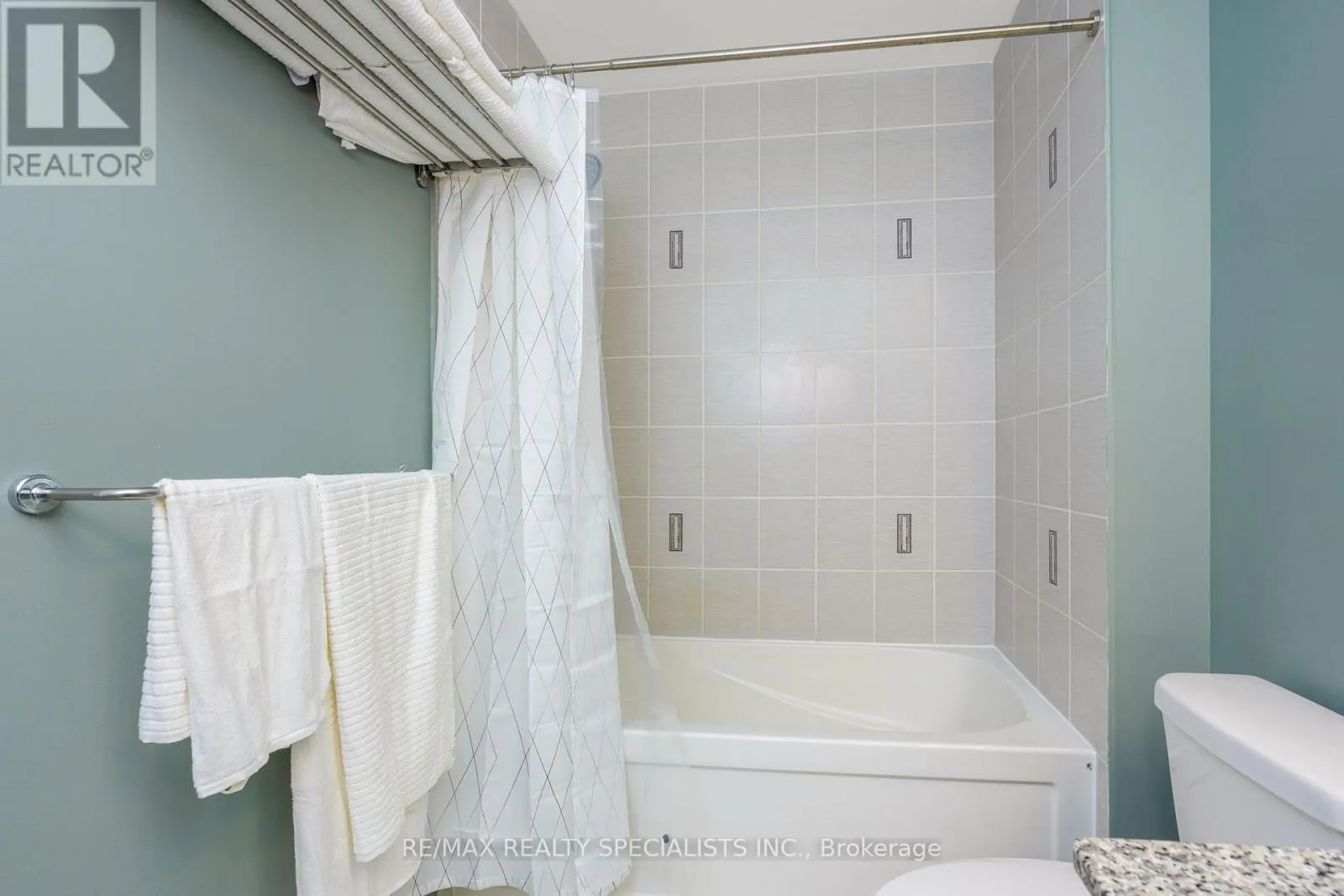 2375 BRONTE ROAD