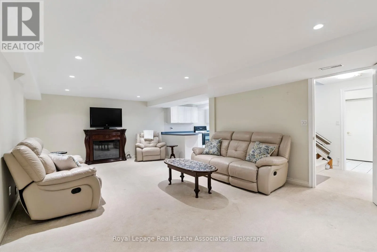 7 POWDER MILL COURT