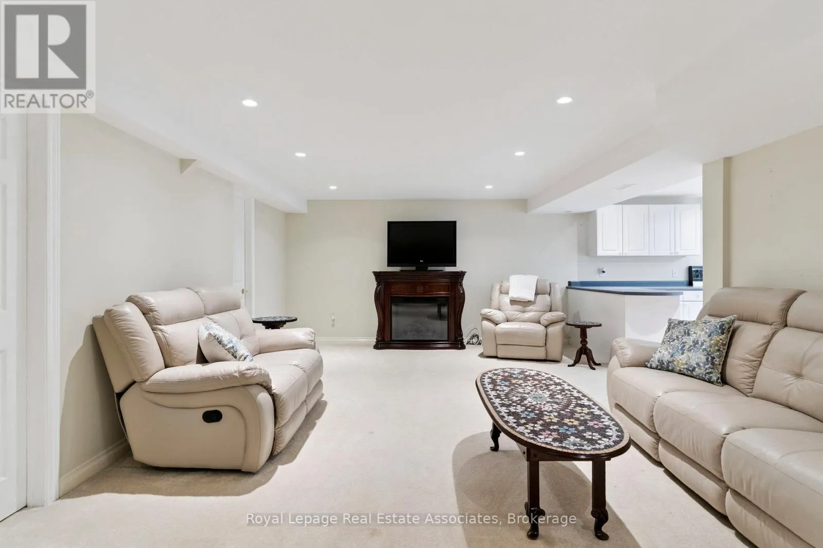 7 POWDER MILL COURT
