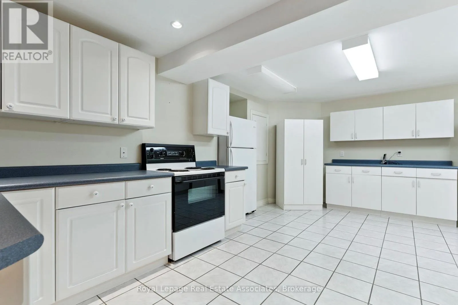 7 POWDER MILL COURT