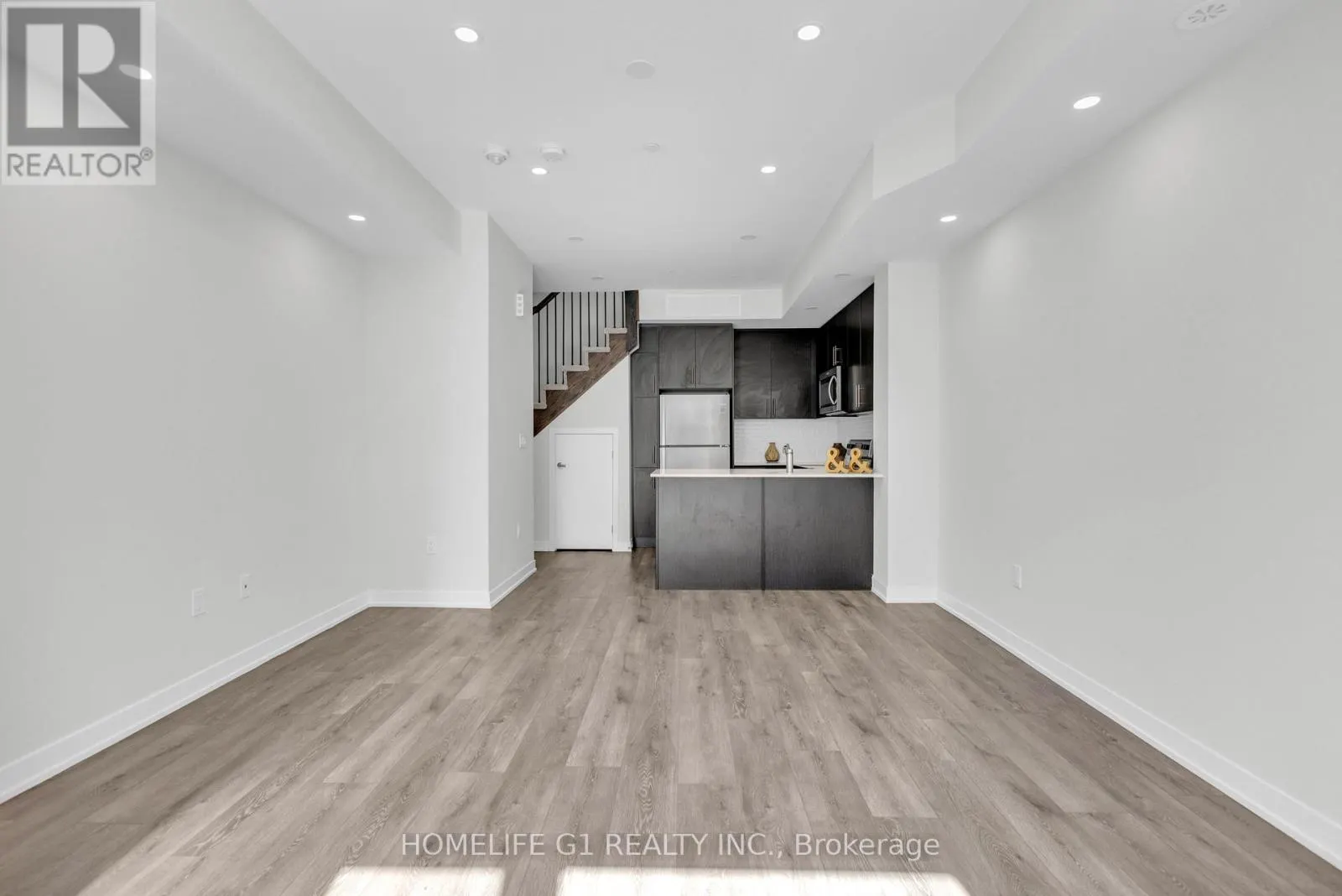 3429 RIDGEWAY DRIVE