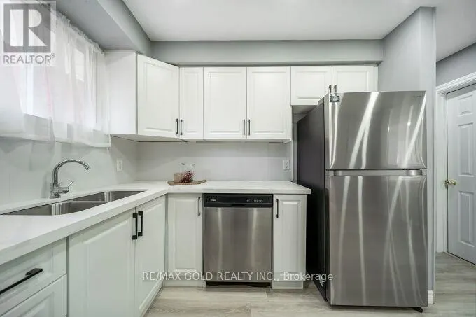 118 ARCHDEKIN DRIVE