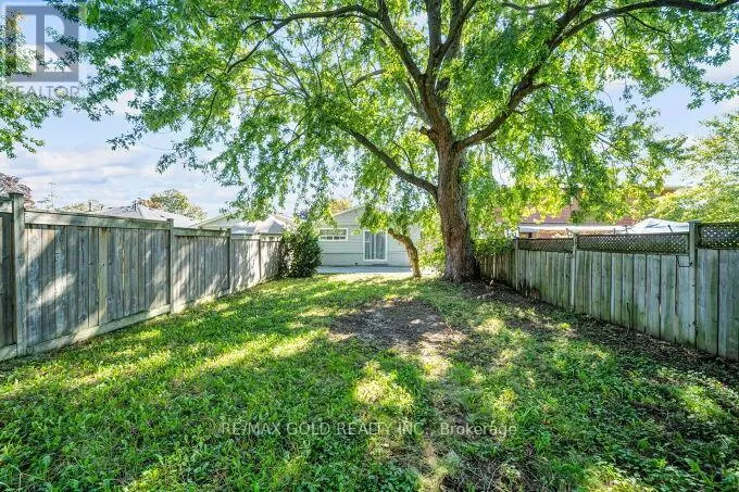 118 ARCHDEKIN DRIVE