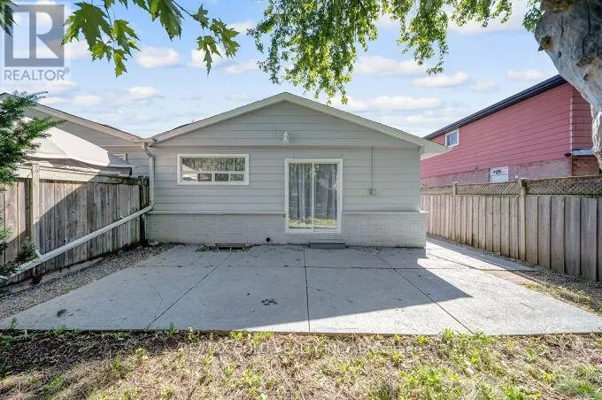 118 ARCHDEKIN DRIVE