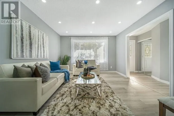 118 ARCHDEKIN DRIVE