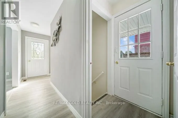 118 ARCHDEKIN DRIVE