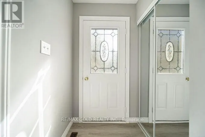 118 ARCHDEKIN DRIVE