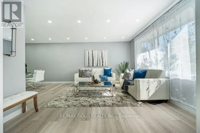 118 ARCHDEKIN DRIVE