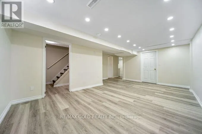 118 ARCHDEKIN DRIVE