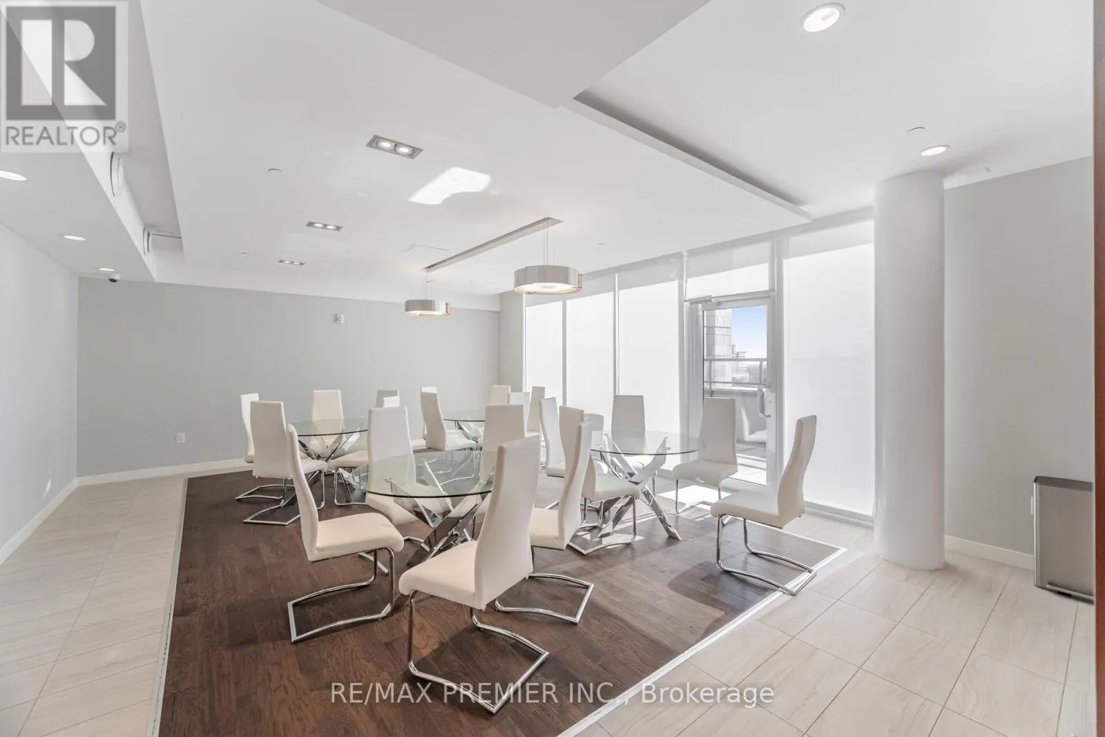 TH 107 - 2800 KEELE STREET