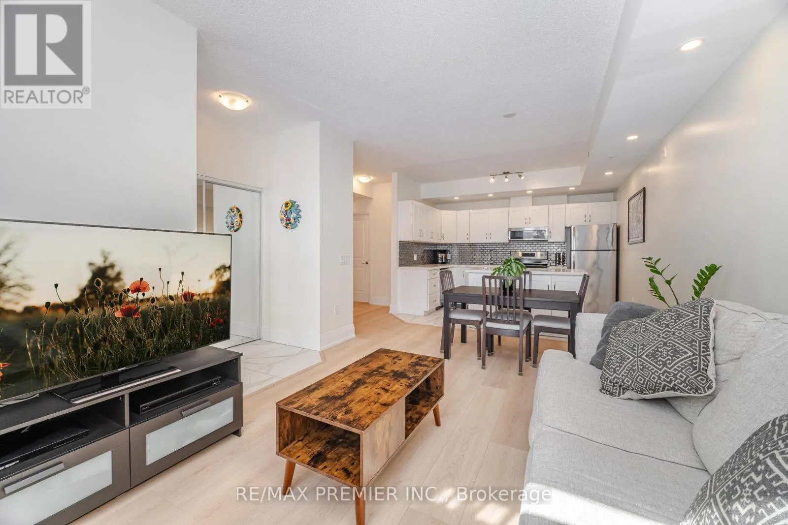 TH 107 - 2800 KEELE STREET