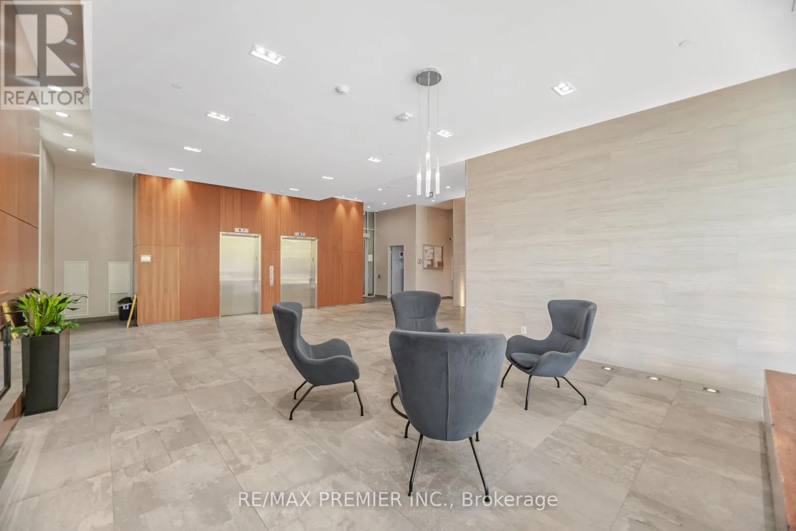 TH 107 - 2800 KEELE STREET