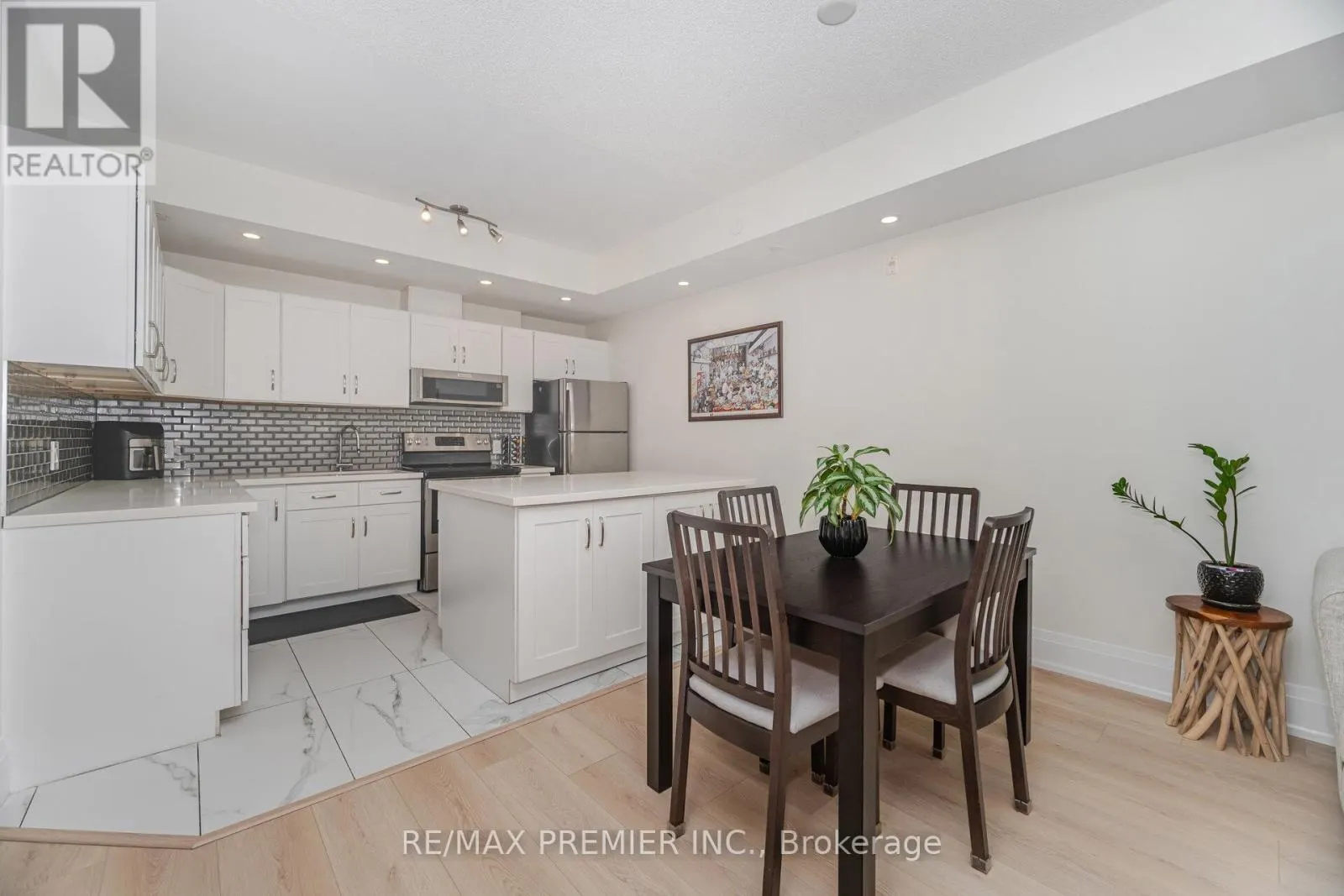 TH 107 - 2800 KEELE STREET