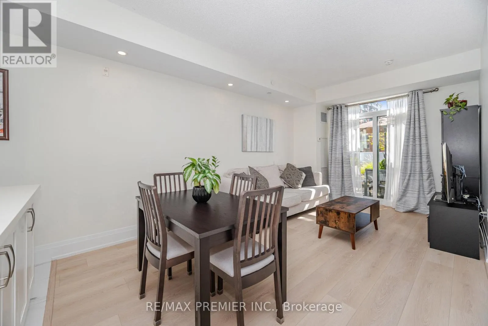 TH 107 - 2800 KEELE STREET