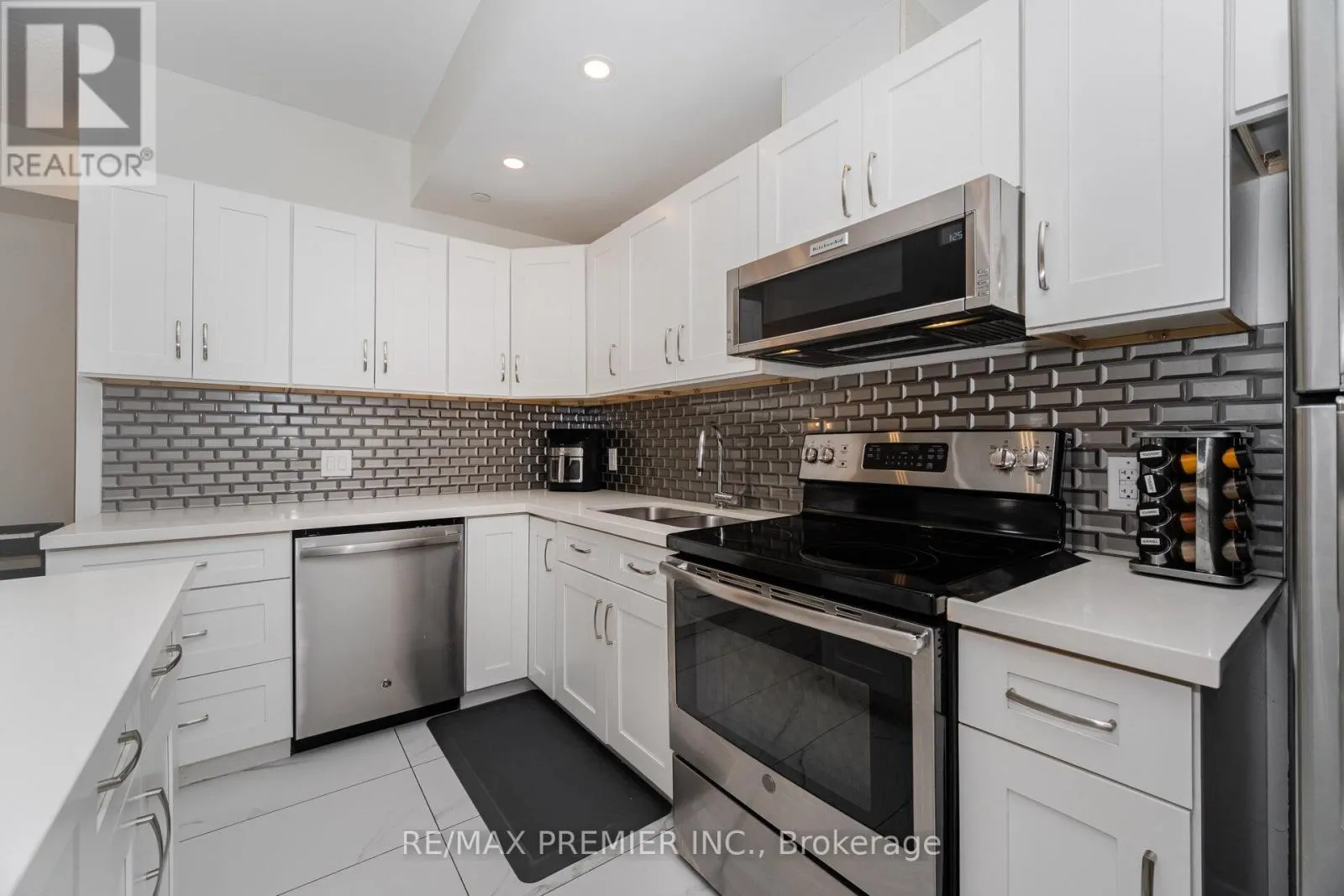 TH 107 - 2800 KEELE STREET