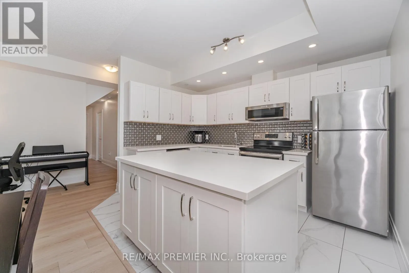TH 107 - 2800 KEELE STREET