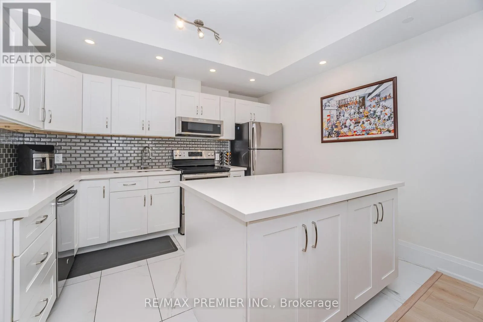TH 107 - 2800 KEELE STREET