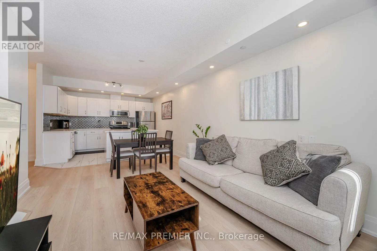 TH 107 - 2800 KEELE STREET