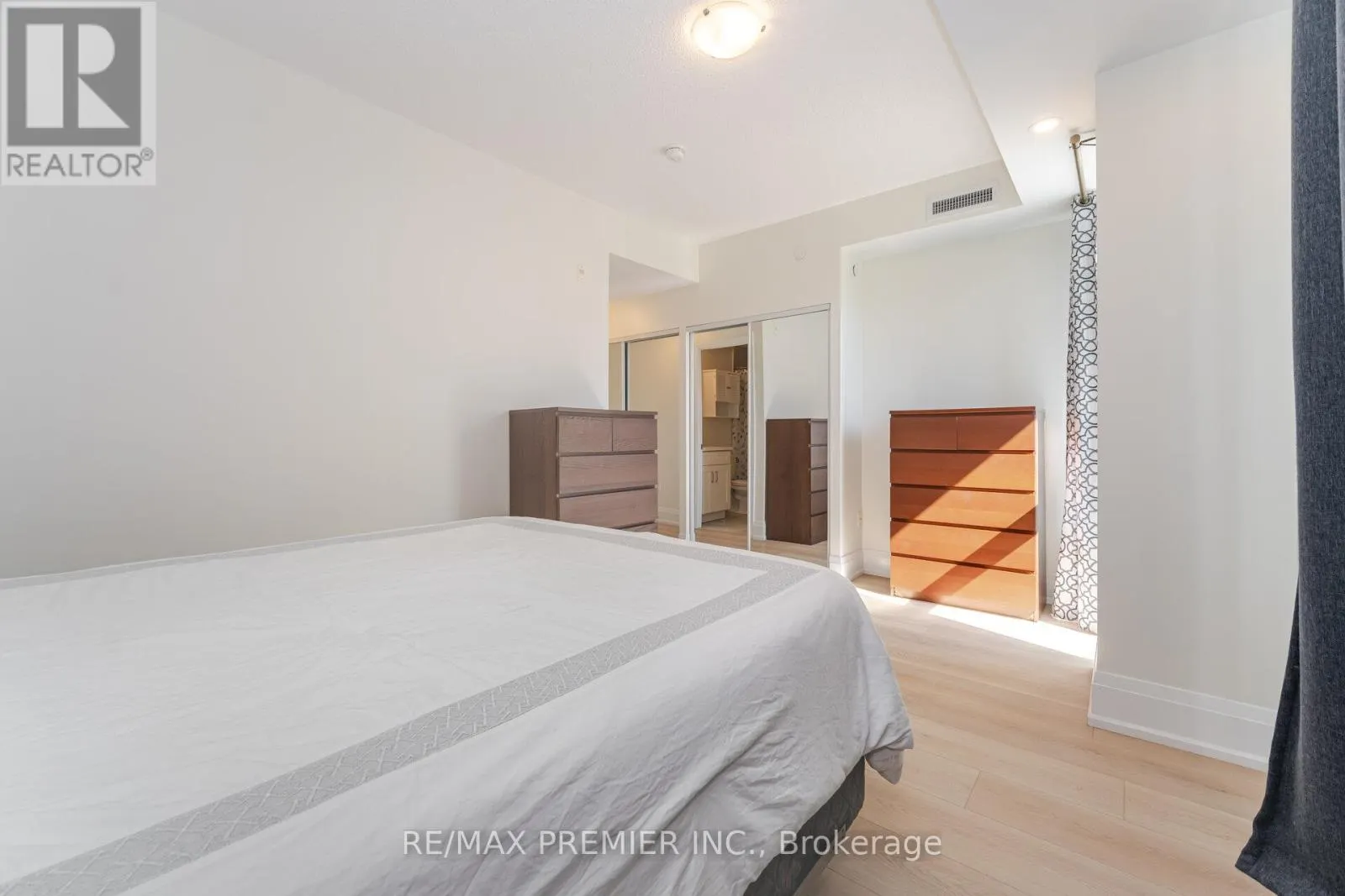 TH 107 - 2800 KEELE STREET