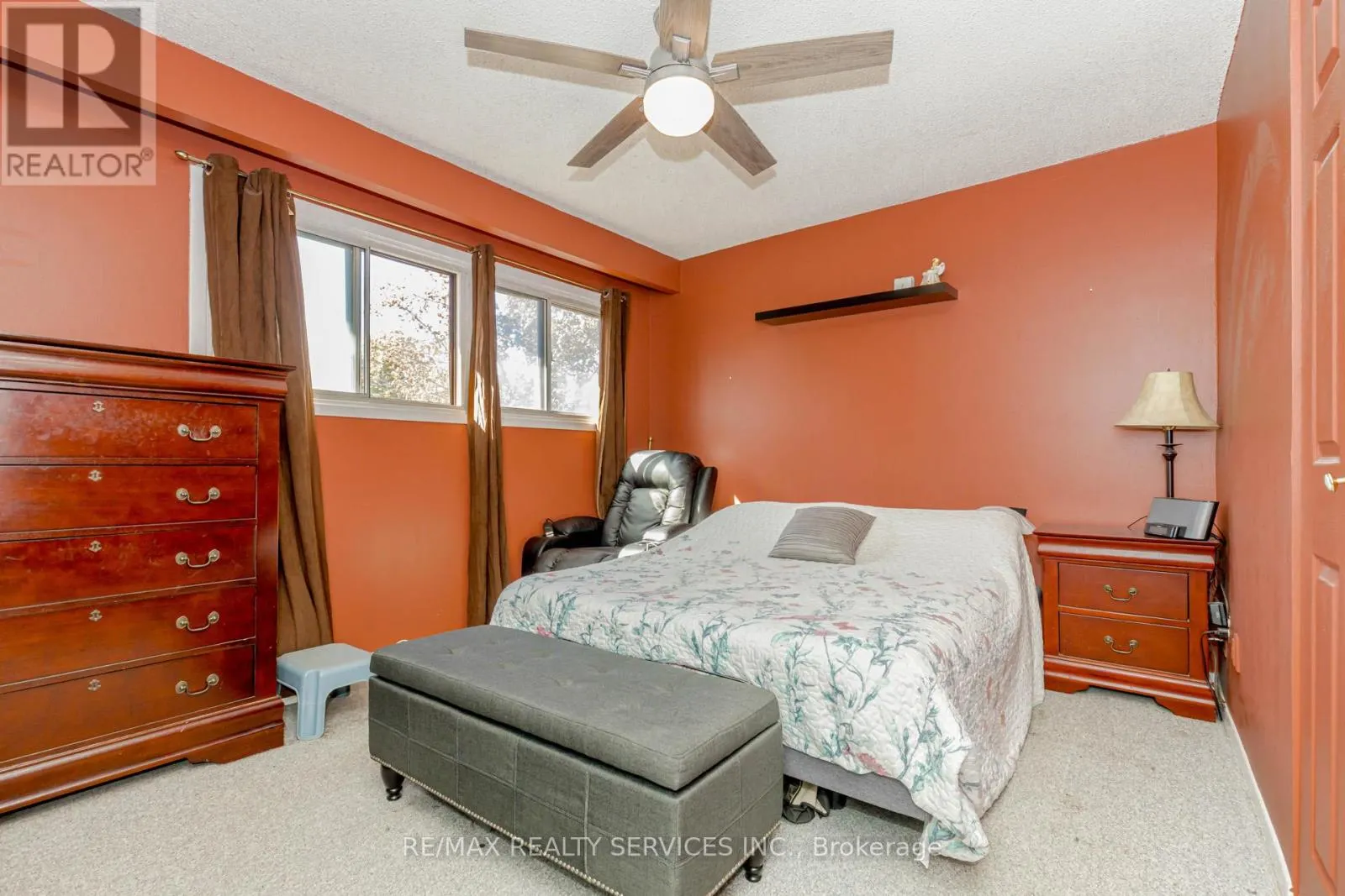 114 - 114 FOSTER CRESCENT