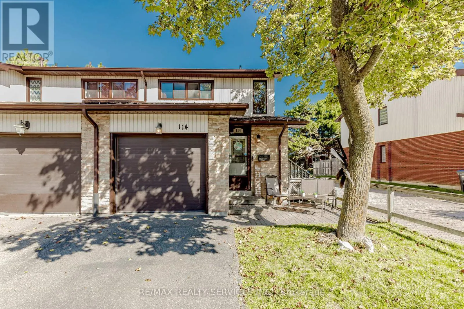 114 - 114 FOSTER CRESCENT