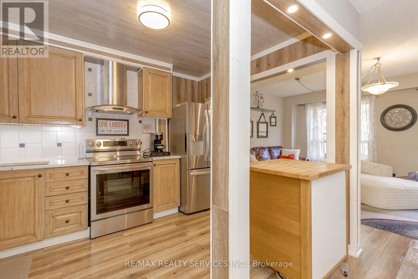 114 - 114 FOSTER CRESCENT