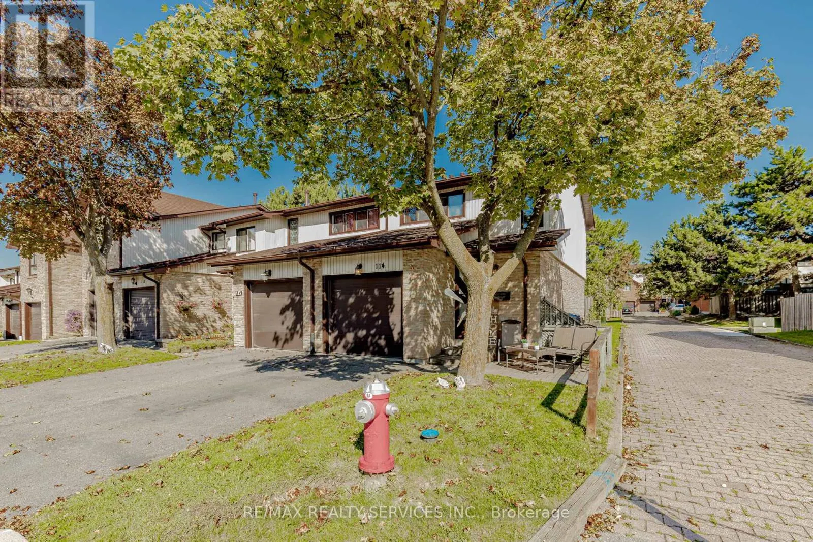 114 - 114 FOSTER CRESCENT