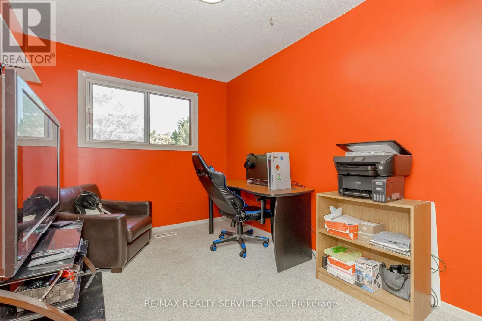 114 - 114 FOSTER CRESCENT