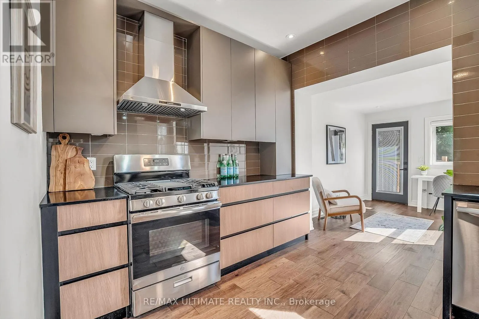MAIN - 963 LANSDOWNE AVENUE