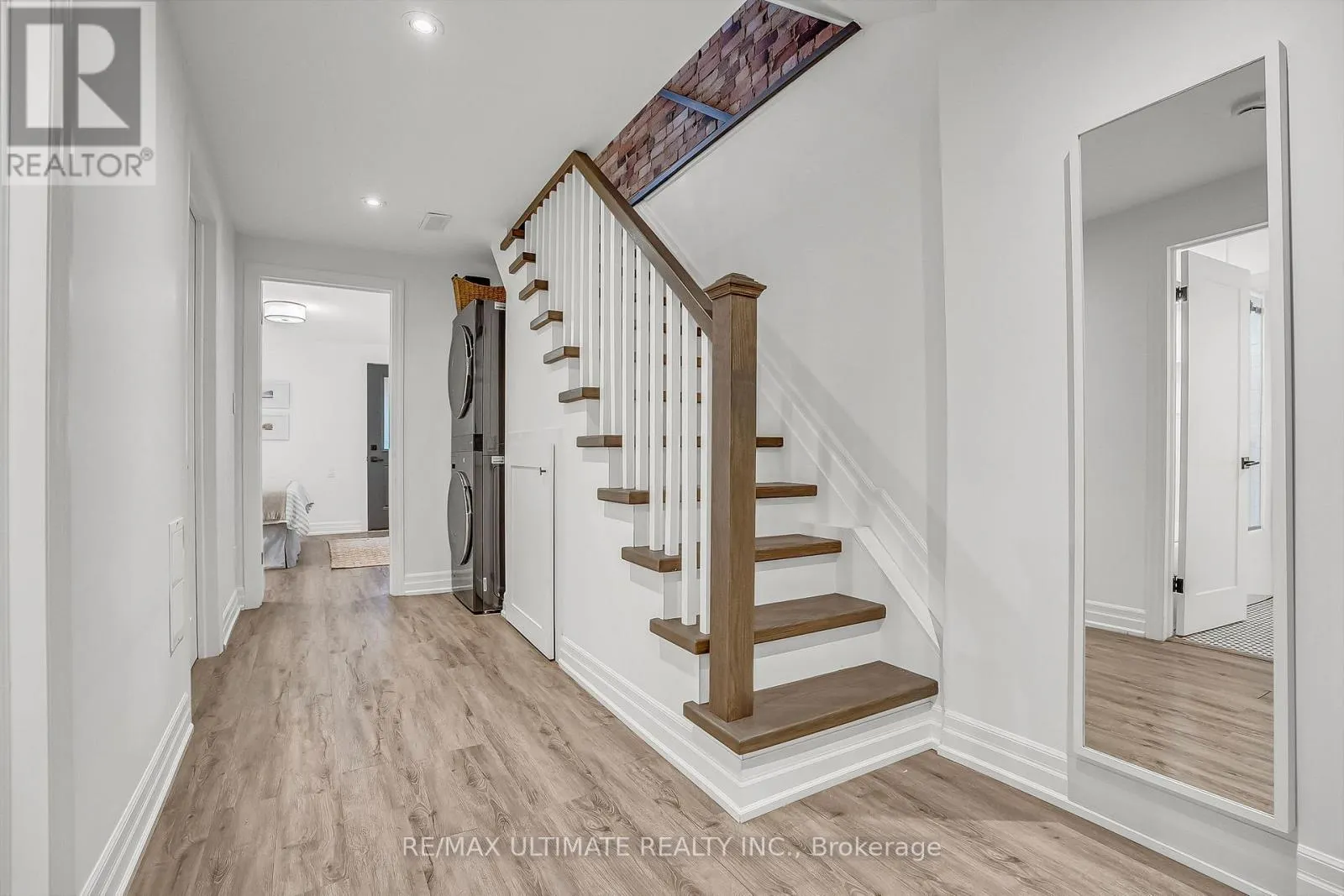 MAIN - 963 LANSDOWNE AVENUE