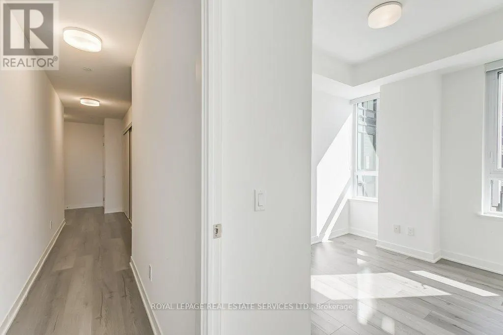 408 - 405 DUNDAS STREET W