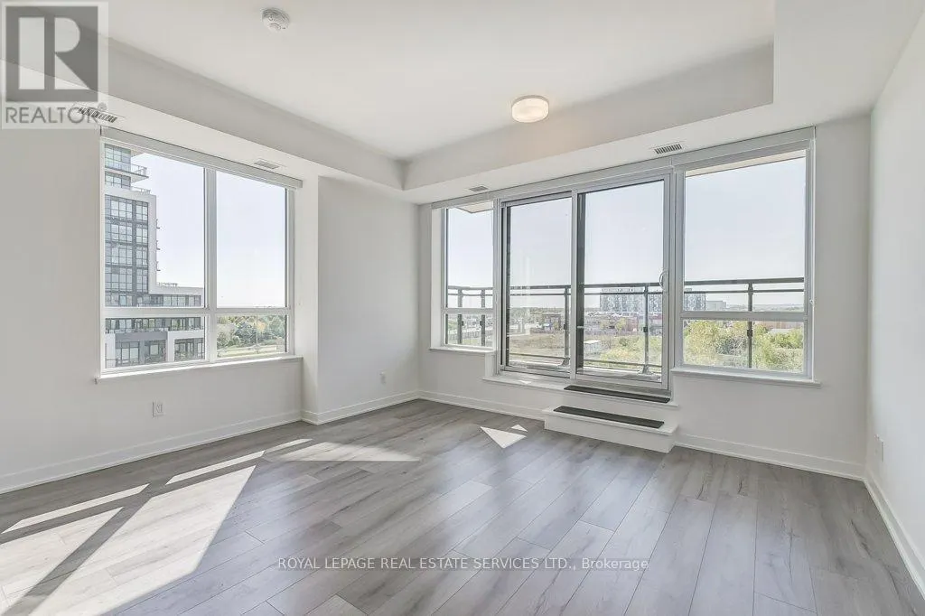 408 - 405 DUNDAS STREET W