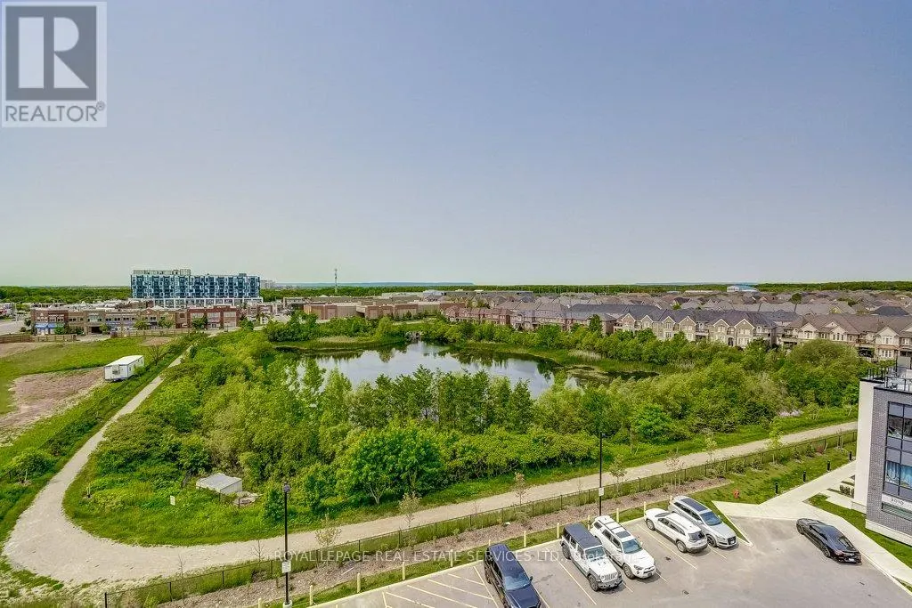408 - 405 DUNDAS STREET W