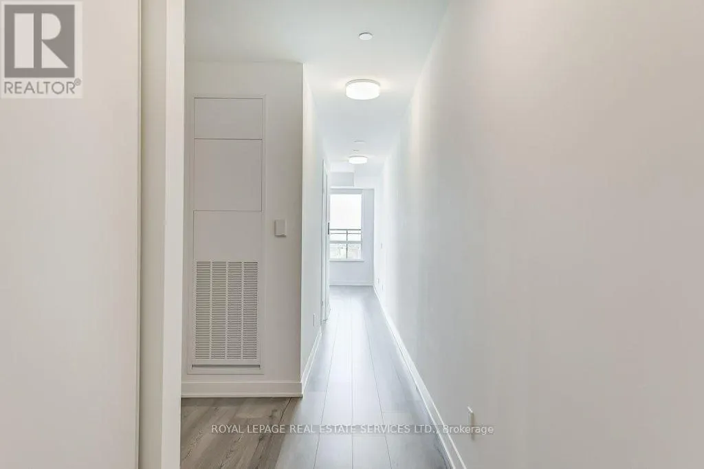 408 - 405 DUNDAS STREET W