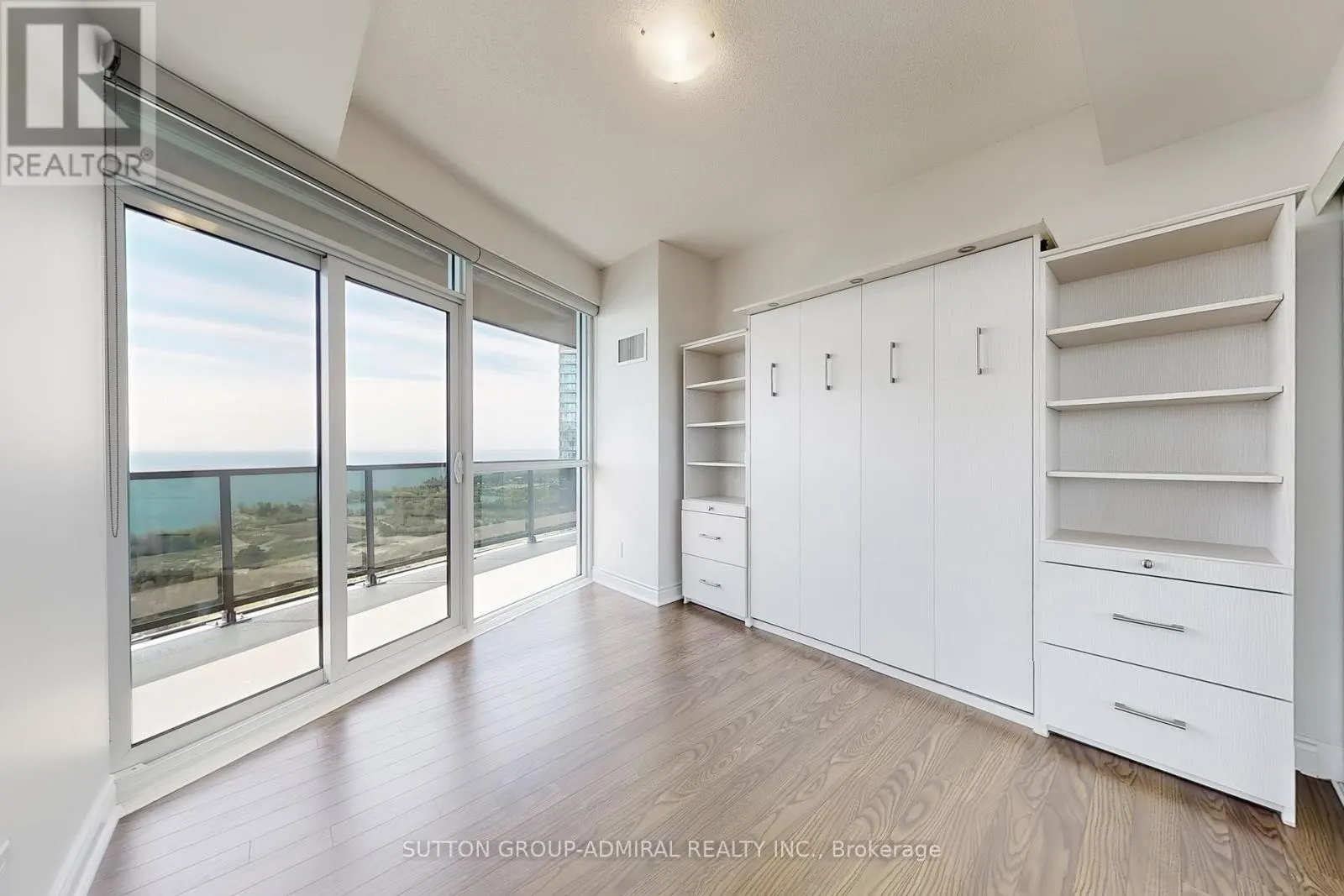 2602 - 80 MARINE PARADE DRIVE