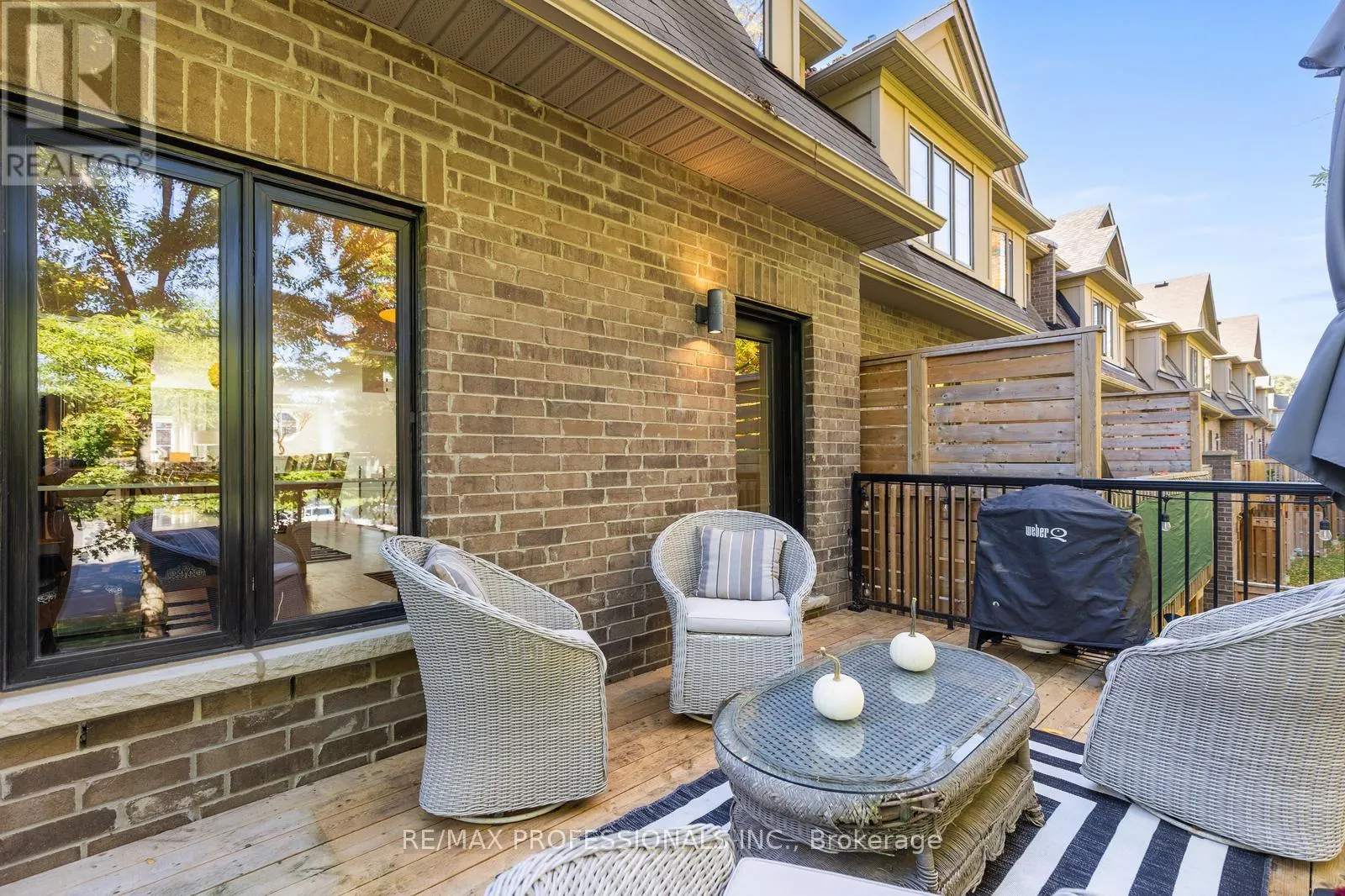 16 DRYDEN WAY