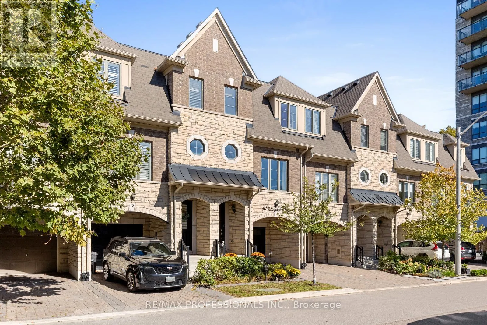 16 DRYDEN WAY