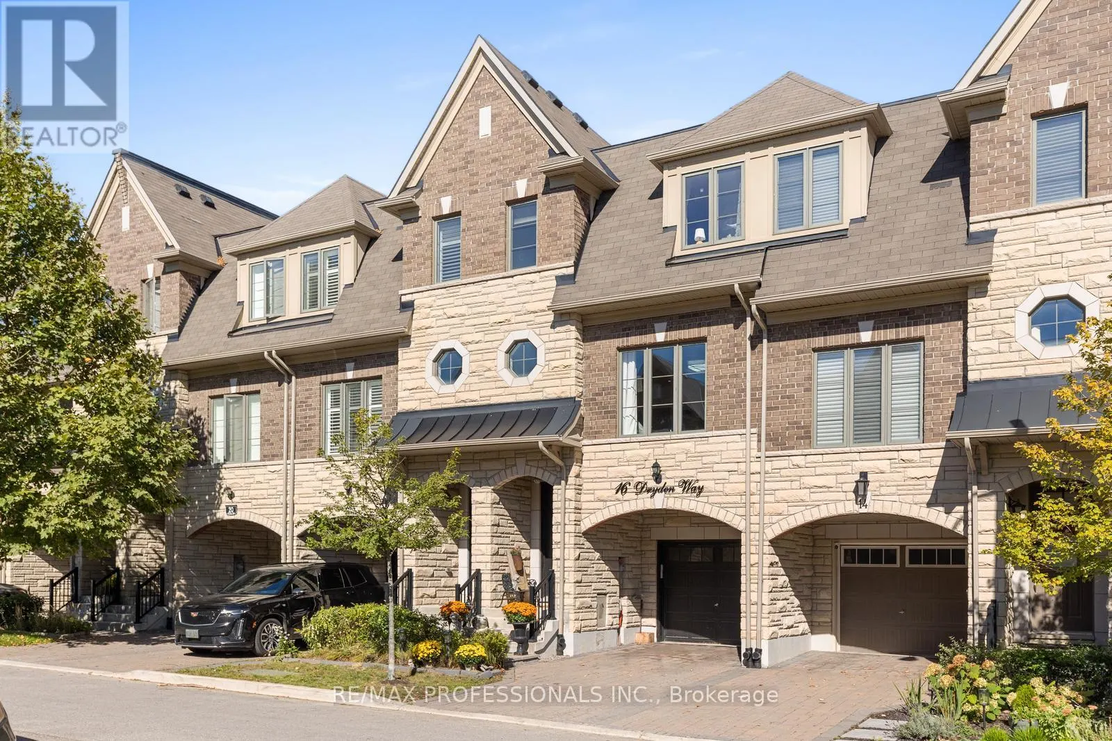 16 DRYDEN WAY